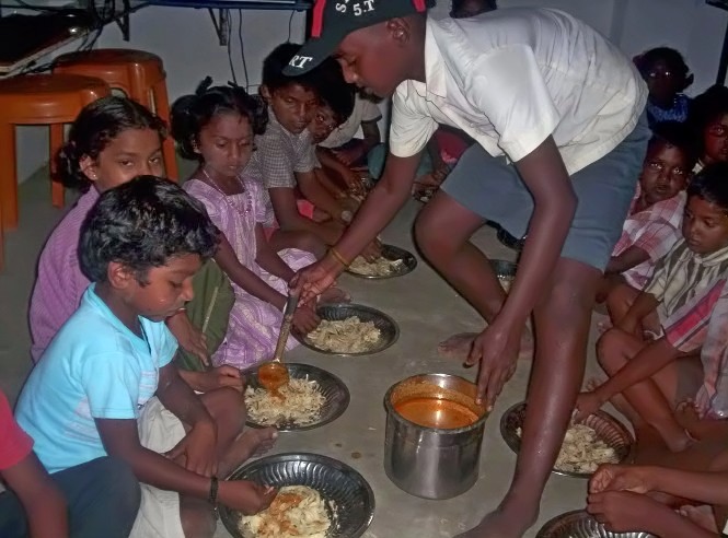 File:Eating kids.jpg